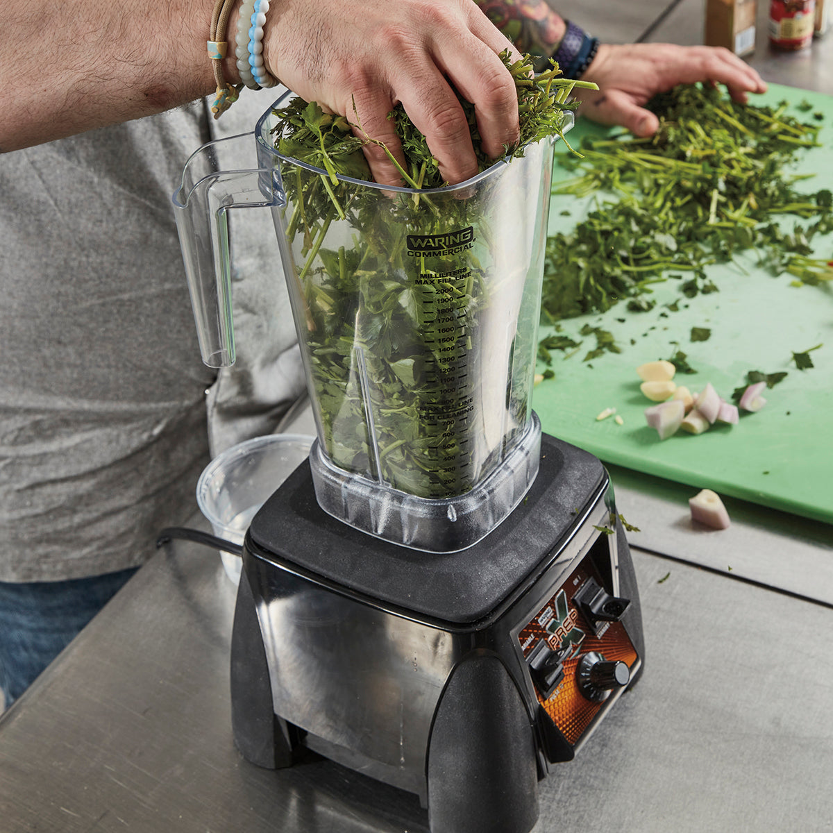 Waring XPREP® HI-POWER VARIABLE-SPEED FOOD BLENDER WITH 64 OZ. COPOLYESTER CONTAINER – MADE IN THE USA Model: MX1200XTX