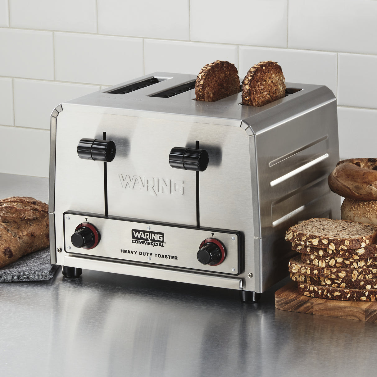 Waring HEAVY-DUTY 4-SLOT TOASTER – 120V 2200W Model: WCT800